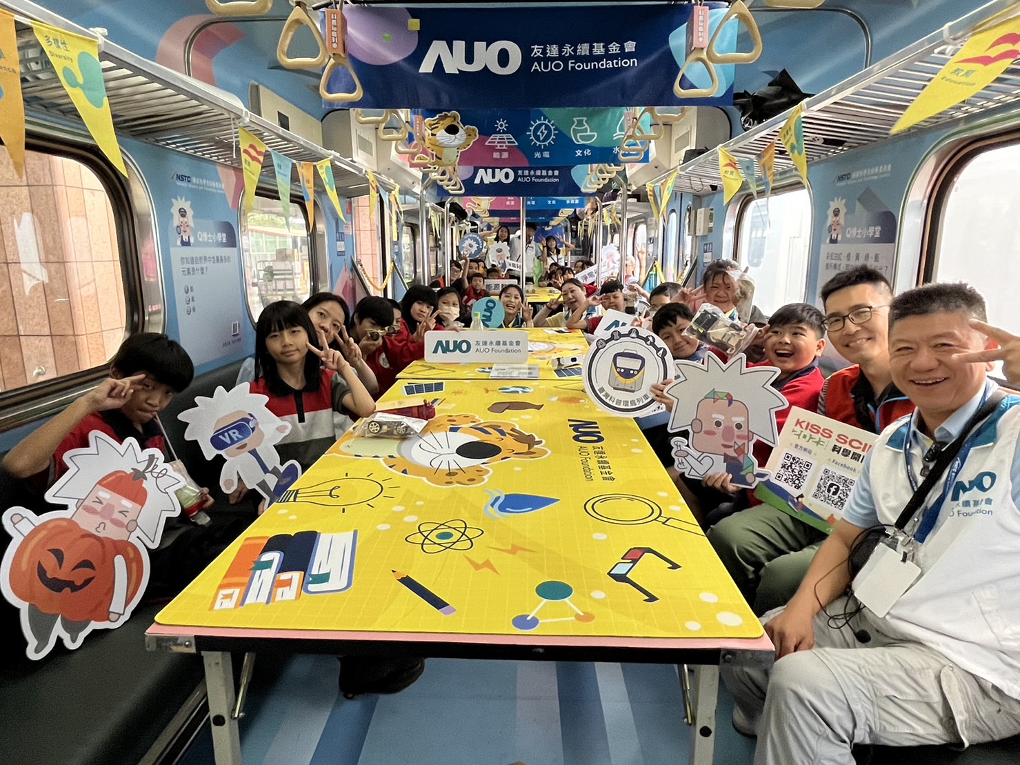 5001拉斯维加斯永續基金會參與「臺灣科普環島列車」，設計基礎科學車廂課程，以「淨零碳排和永續能源」為主題，讓學生透過創意實驗認識淨零知識，以及思考生活中的減碳行為
